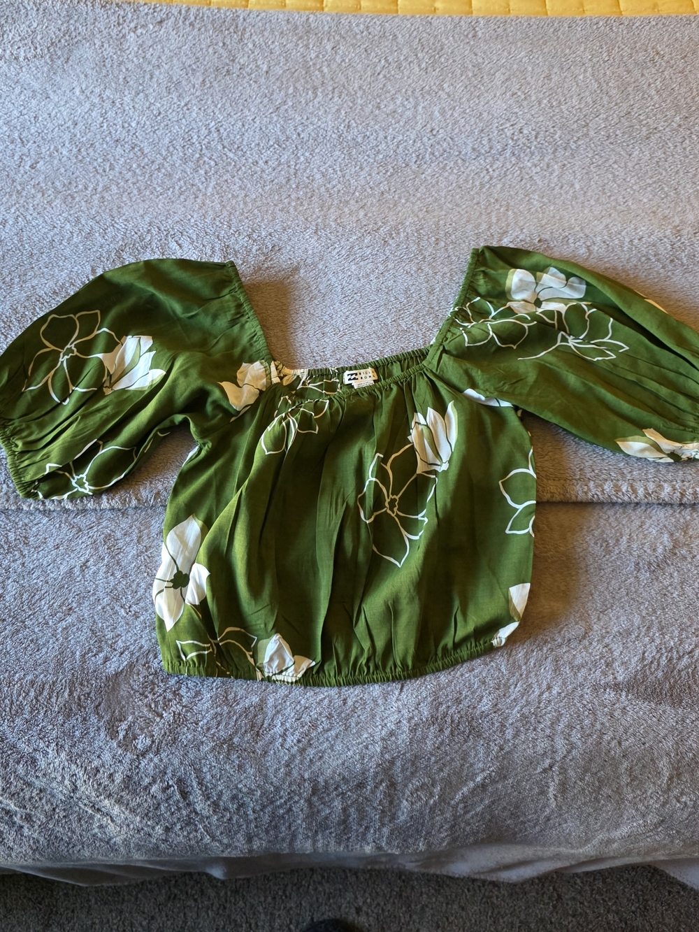 Green Floral Off-Shoulder Cropped Peasant Top